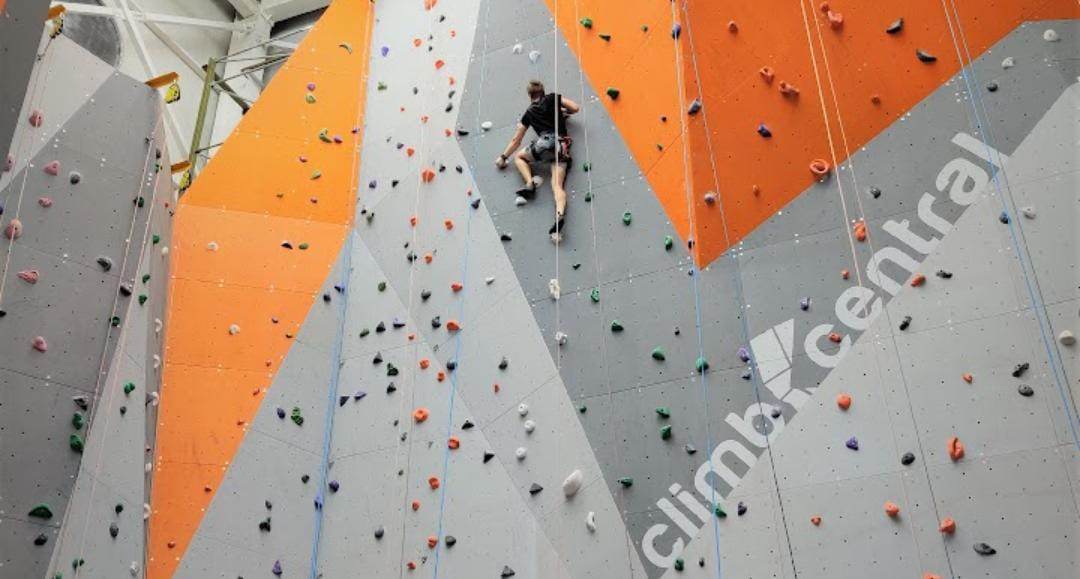 Climb Central Indoor Rock Climbing | Mehrauli-Gurgaon Road New Delhi - ActivityKidz