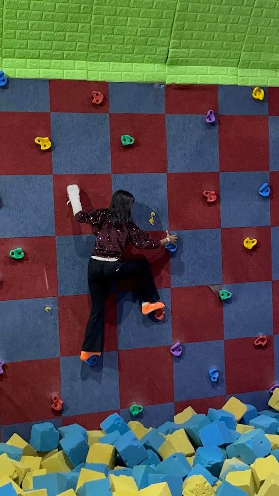 Skyjumper Trampoline Park ILD Trade Center Gurgaon - ActivityKidz