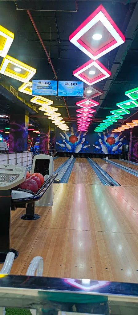 72 Mad Street for Bowling & Arcade Games | Gomti Nagar Lucknow