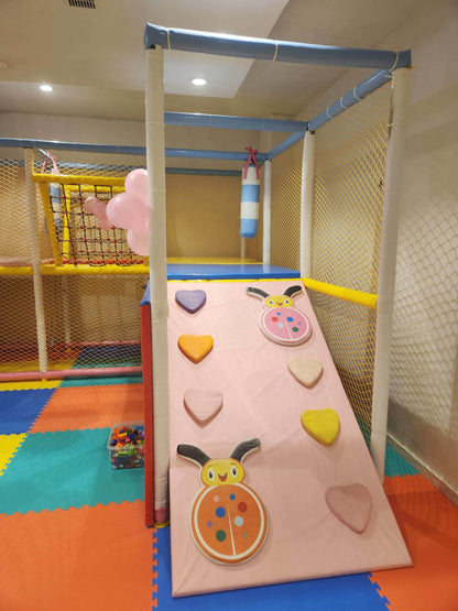 Bounceeland Indoor Play Area | World Metro Mall Sector 56 Gurgaon - ActivityKidz