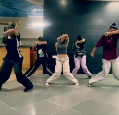 Cosmic Dance Embassy for Bollywood Hip Hop Dance | Sector 31 Gurgaon