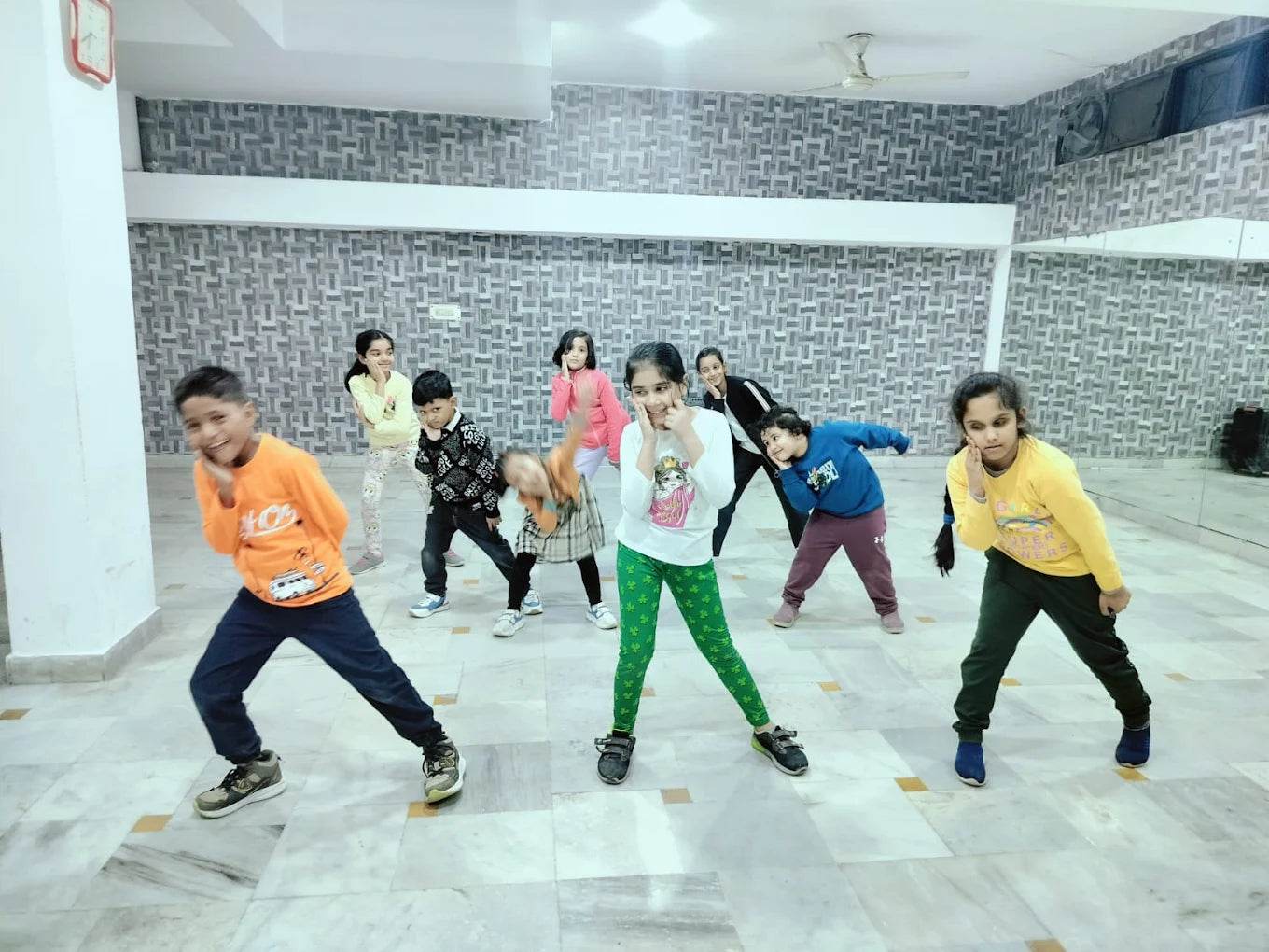 DVC Dance and Fitness Studio for Bollywood Hip-Hop Classes | Sector 40 Gurgaon - ActivityKidz