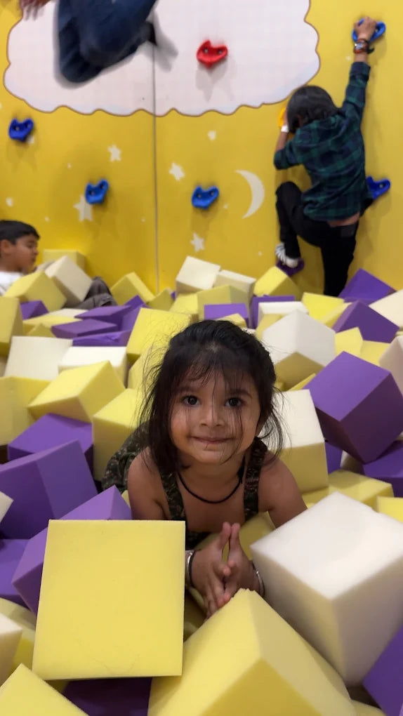 Giggle Wiggle Play Area & Cafe | Stalwart Insignia Vesu Surat