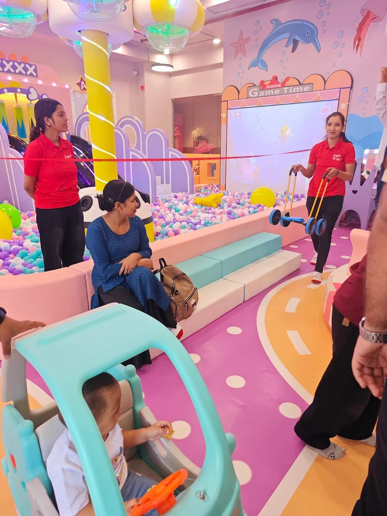 Giggle Wiggle Play Area & Cafe | Stalwart Insignia Vesu Surat