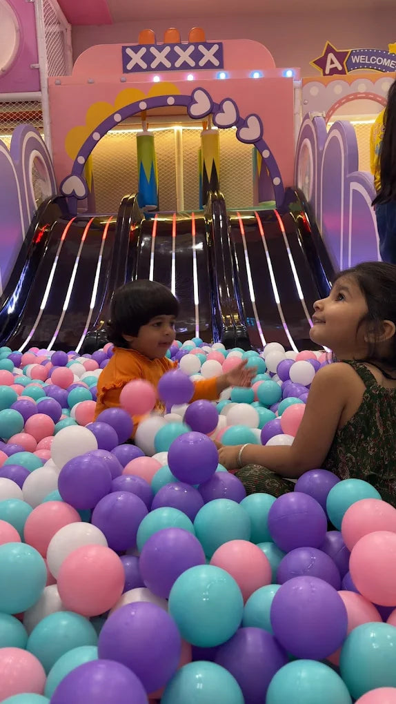 Giggle Wiggle Play Area & Cafe | Stalwart Insignia Vesu Surat
