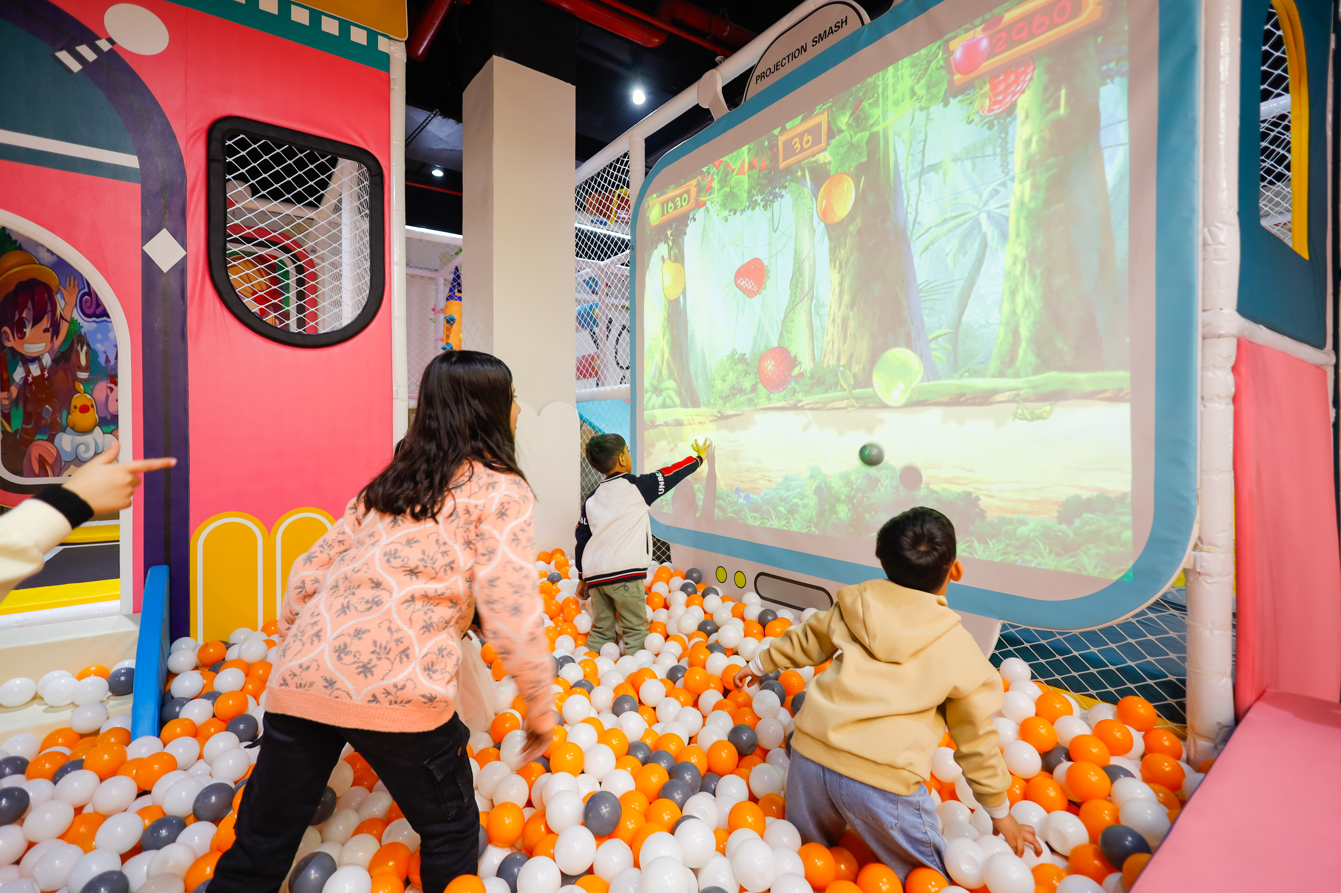 Giggle Wiggle Indoor Play Area | Sector 144 Noida