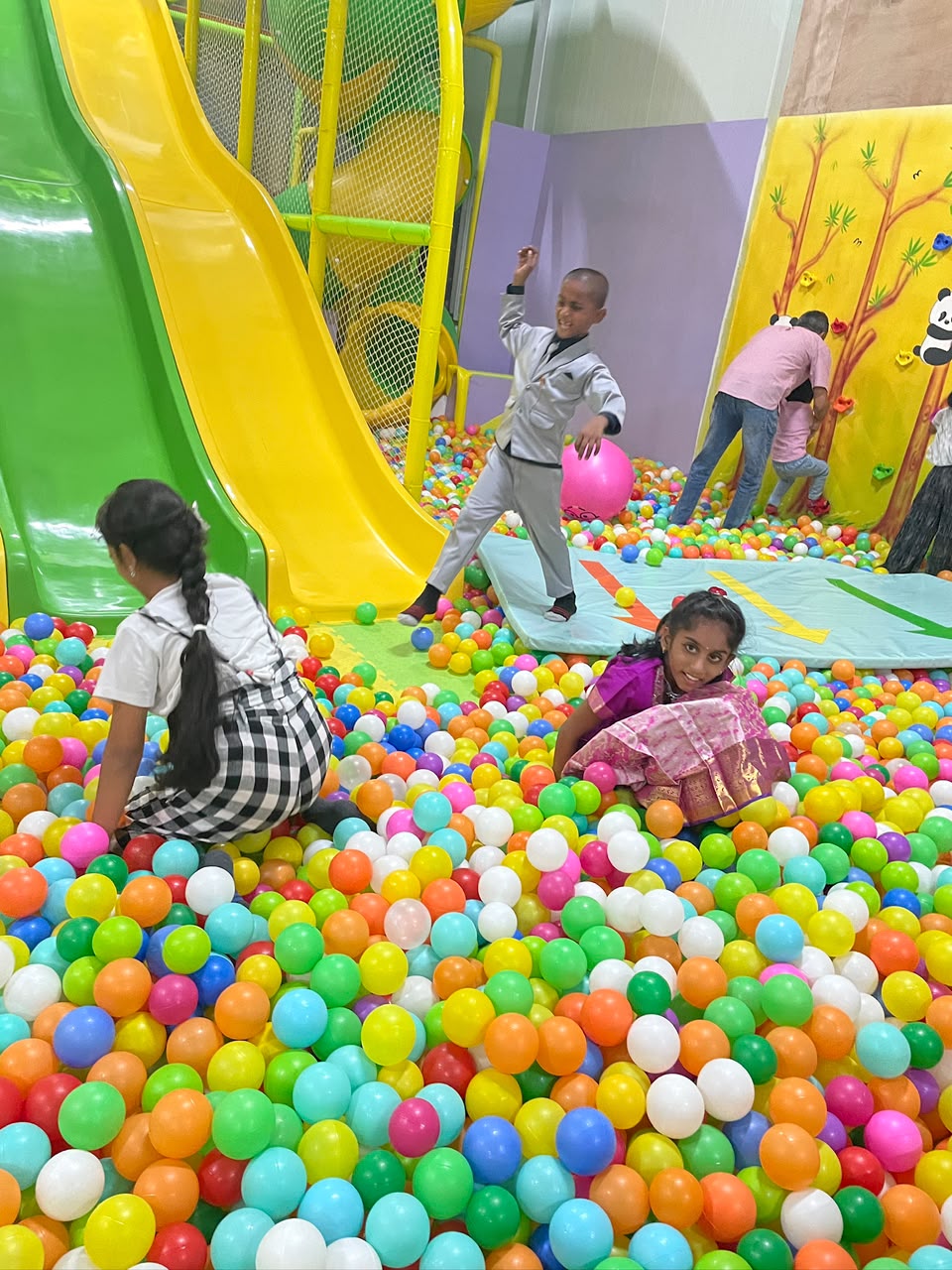 Happy Kiddos Indoor Play Area | Marsur Bangalore