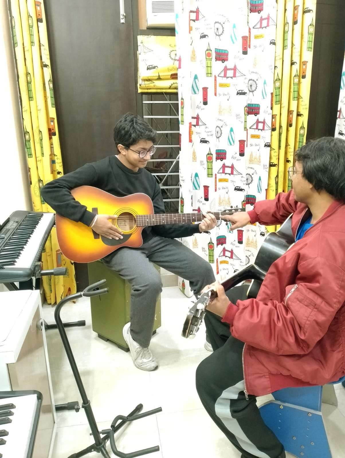 Hero Music Classes for Guitar and Piano | Ashok Vihar Gurgaon - ActivityKidz