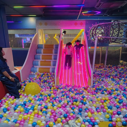HopUp Play Area & Game Zone | Anjana Central Mall Agra