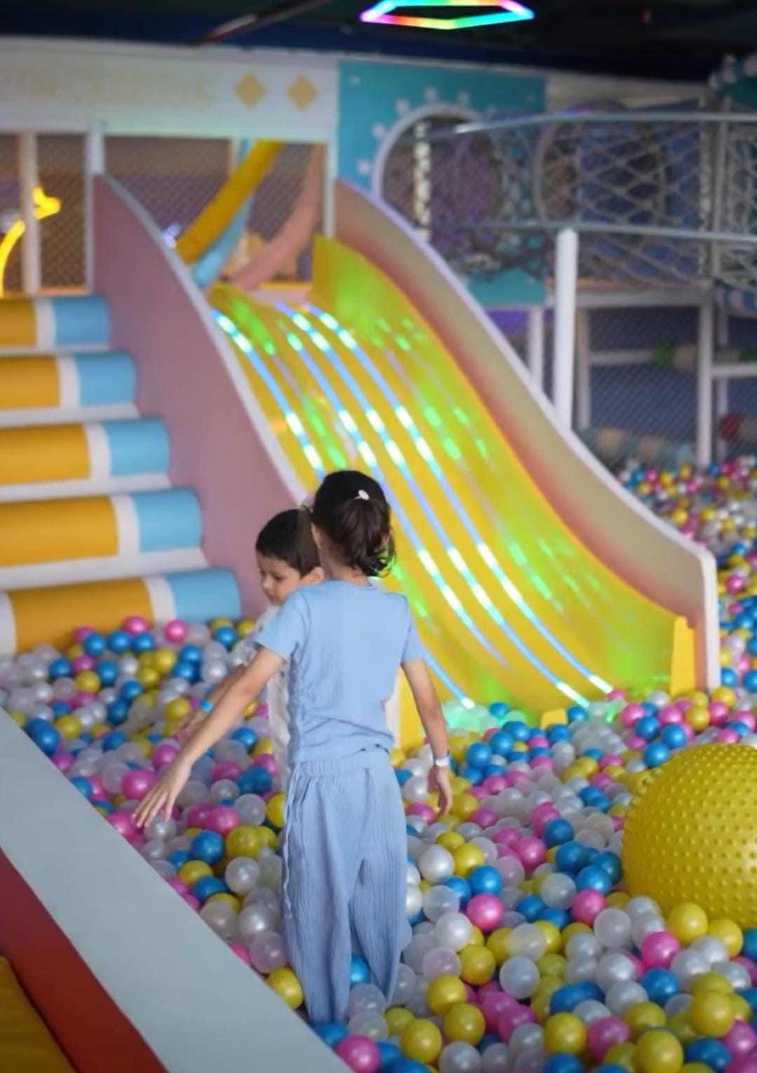 HopUp Play Area & Game Zone | Anjana Central Mall Agra