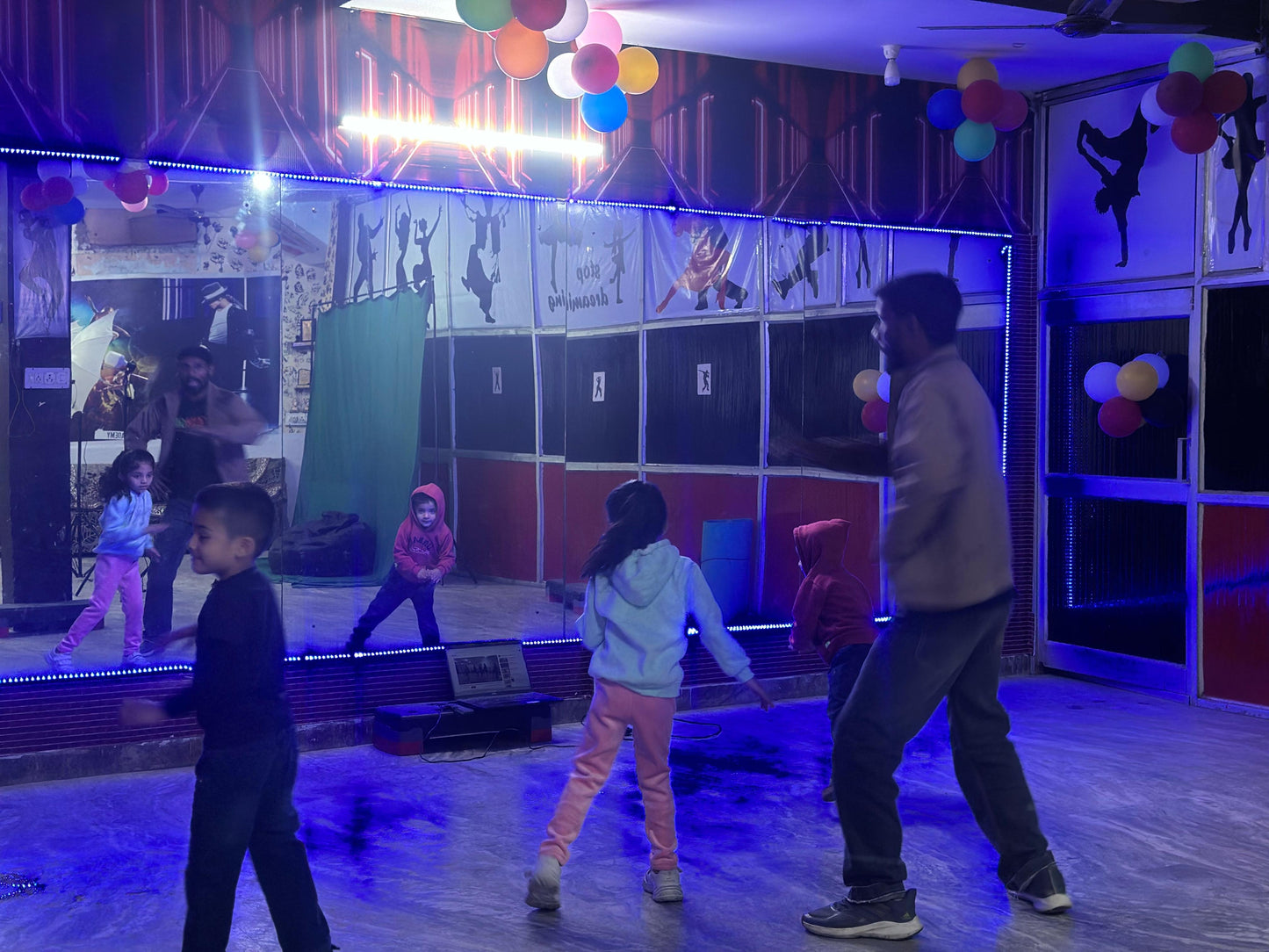 Indian Dance Academy for Free Style Bollywood Dance Classes | Krishna Colony Sector 7 Gurgaon