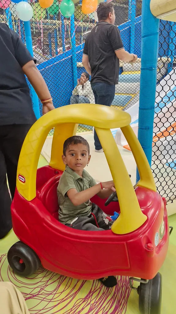 Jus' Jumpin' Play Area & Wall Climbing | VR Mall Surat