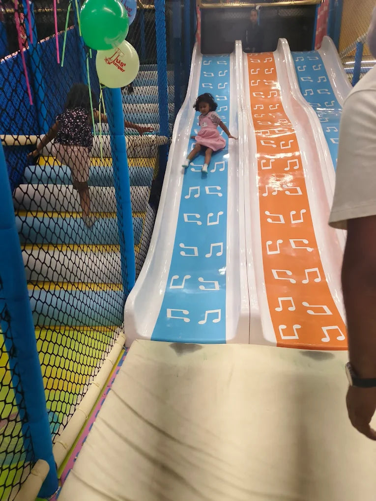 Jus' Jumpin' Play Area & Wall Climbing | VR Mall Surat