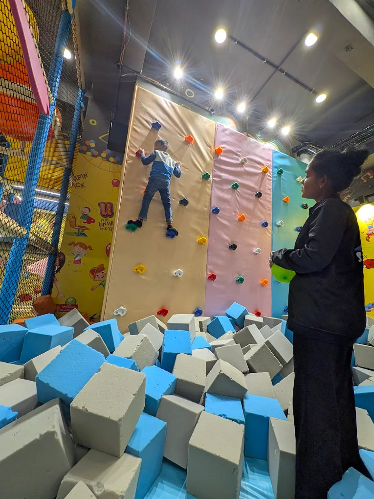 Jus' Jumpin' Play Area & Wall Climbing | VR Mall Surat