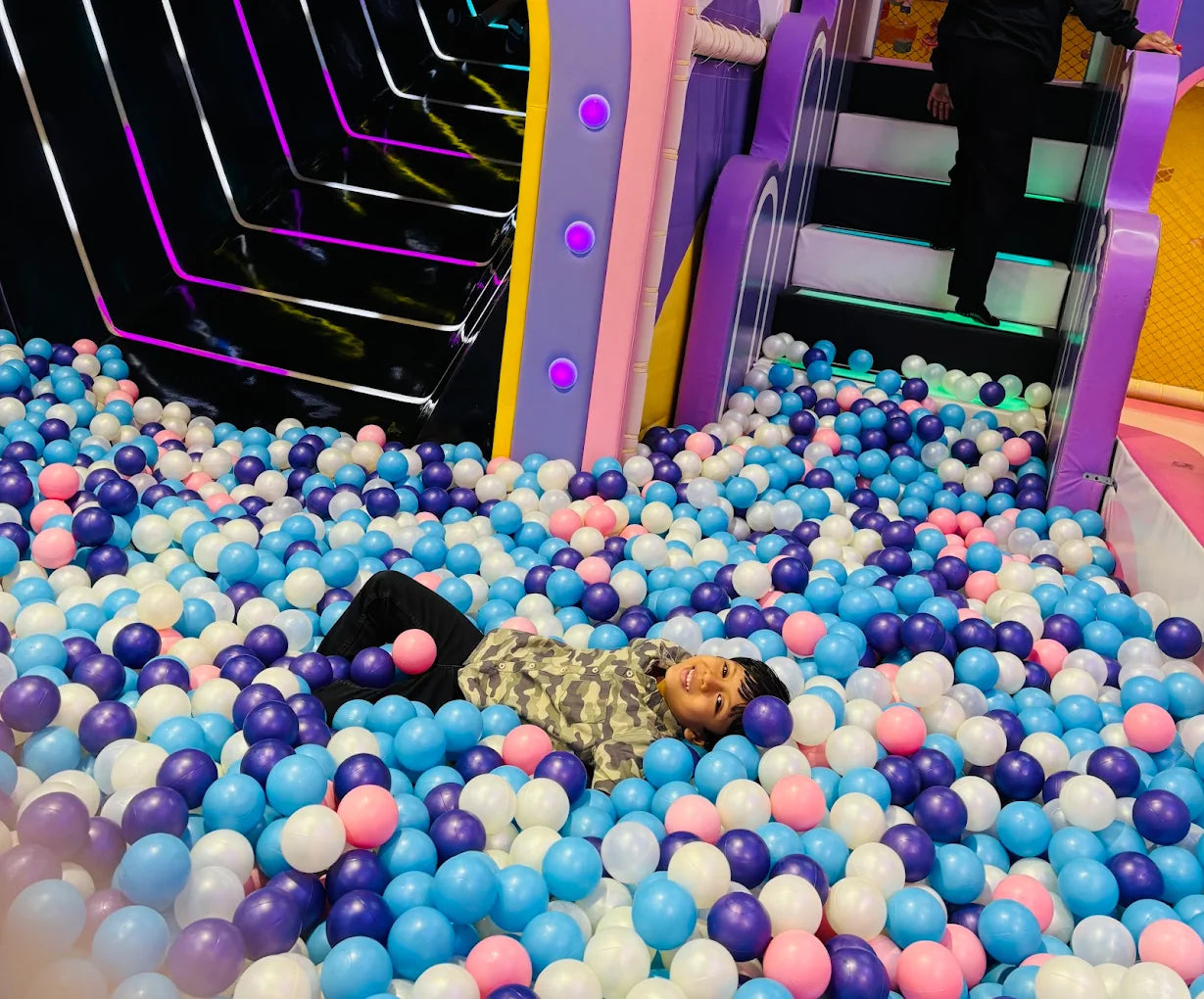 Jus' Jumpin' Indoor Play Area | R Mall Thane West Mumbai