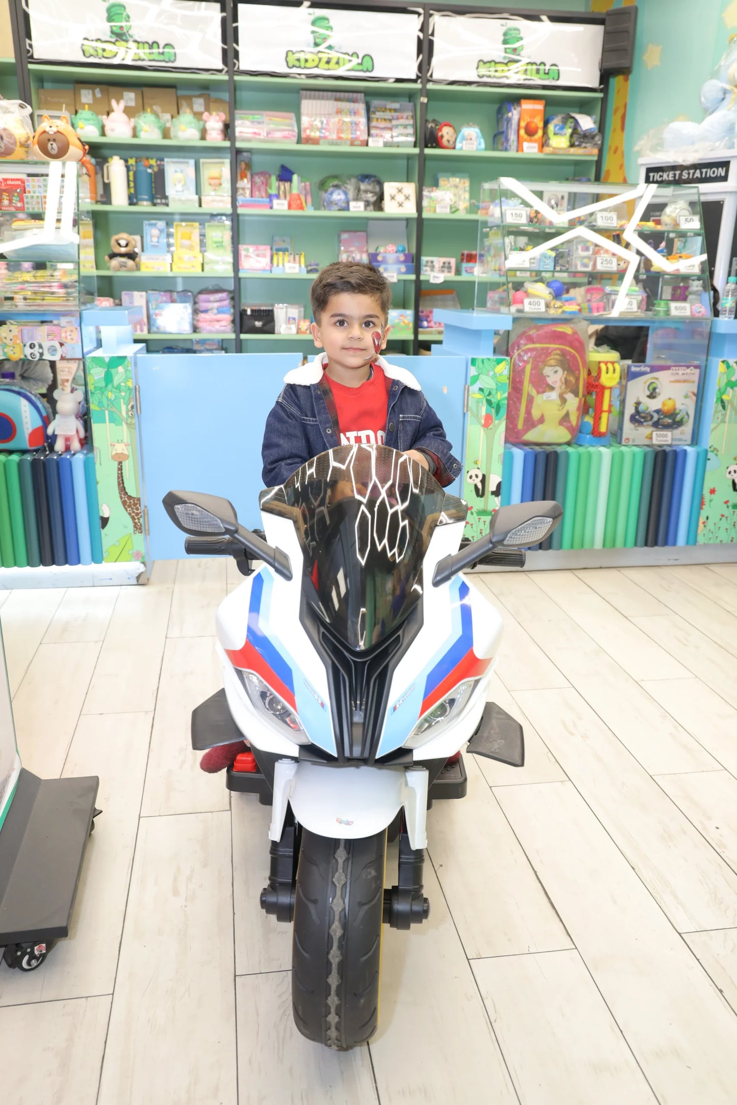 Kidzzilla Fuzion Play Zone | R Cube Monad Mall Rajouri Garden Delhi