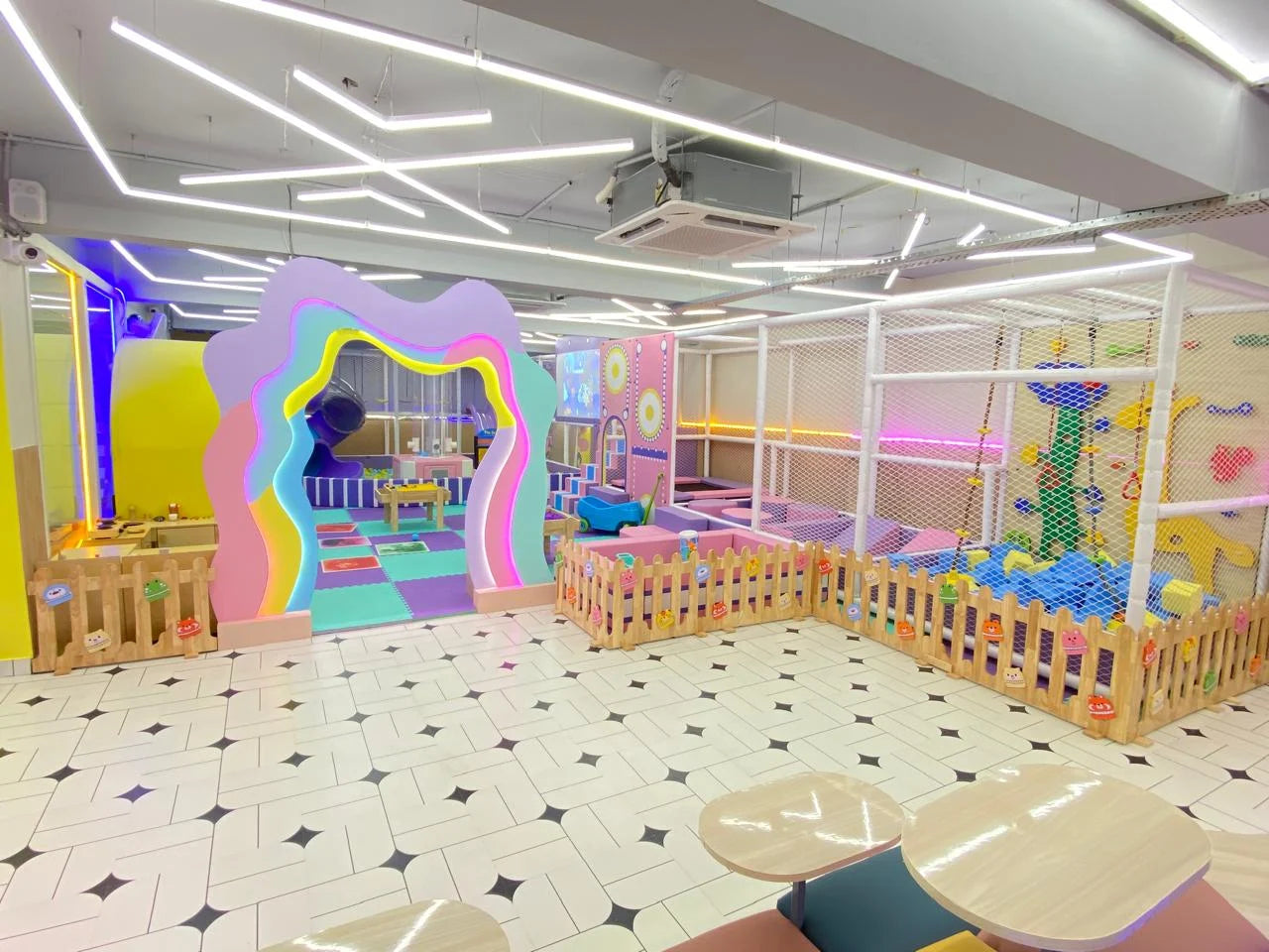 Macaroons N Toons Play Area & Arcade Game Zone | Pitampura Delhi