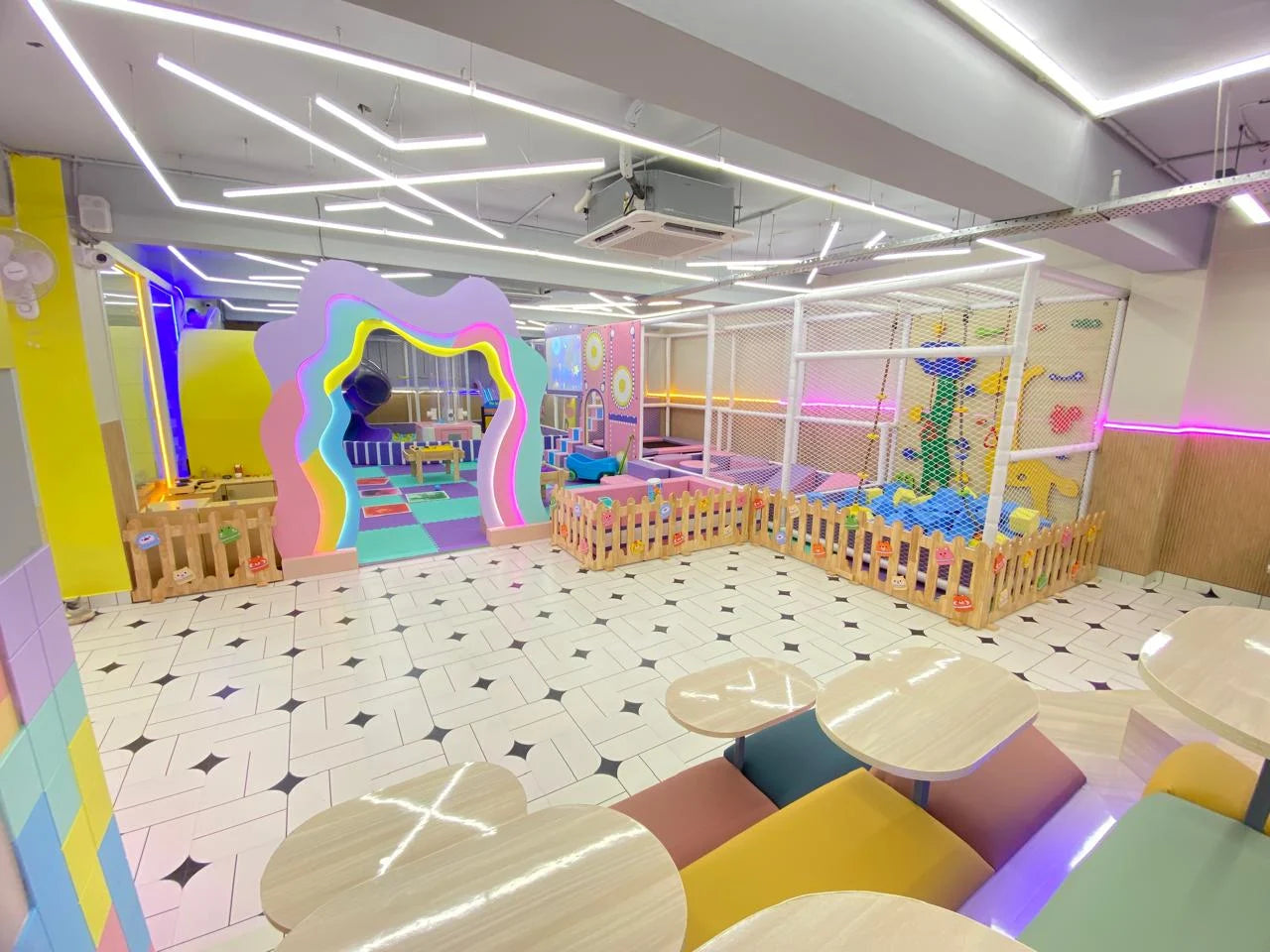Macaroons N Toons Play Area & Arcade Game Zone | Pitampura Delhi