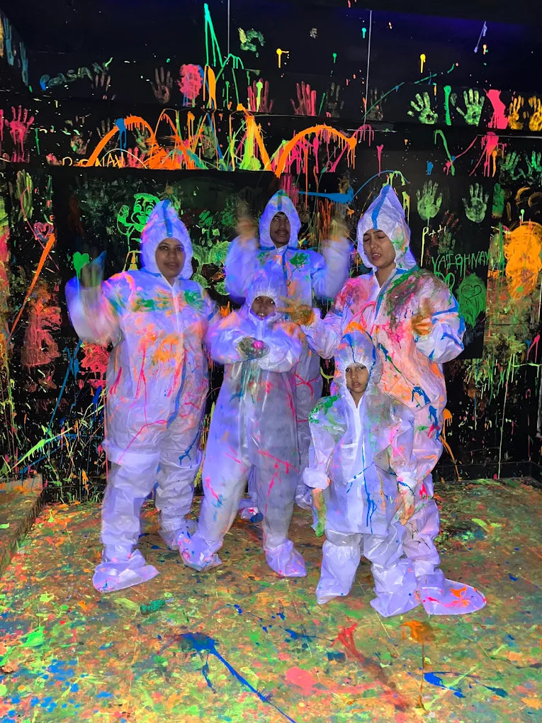 Neon Splash Room | Opposite Infinity Mall Andheri West Mumbai