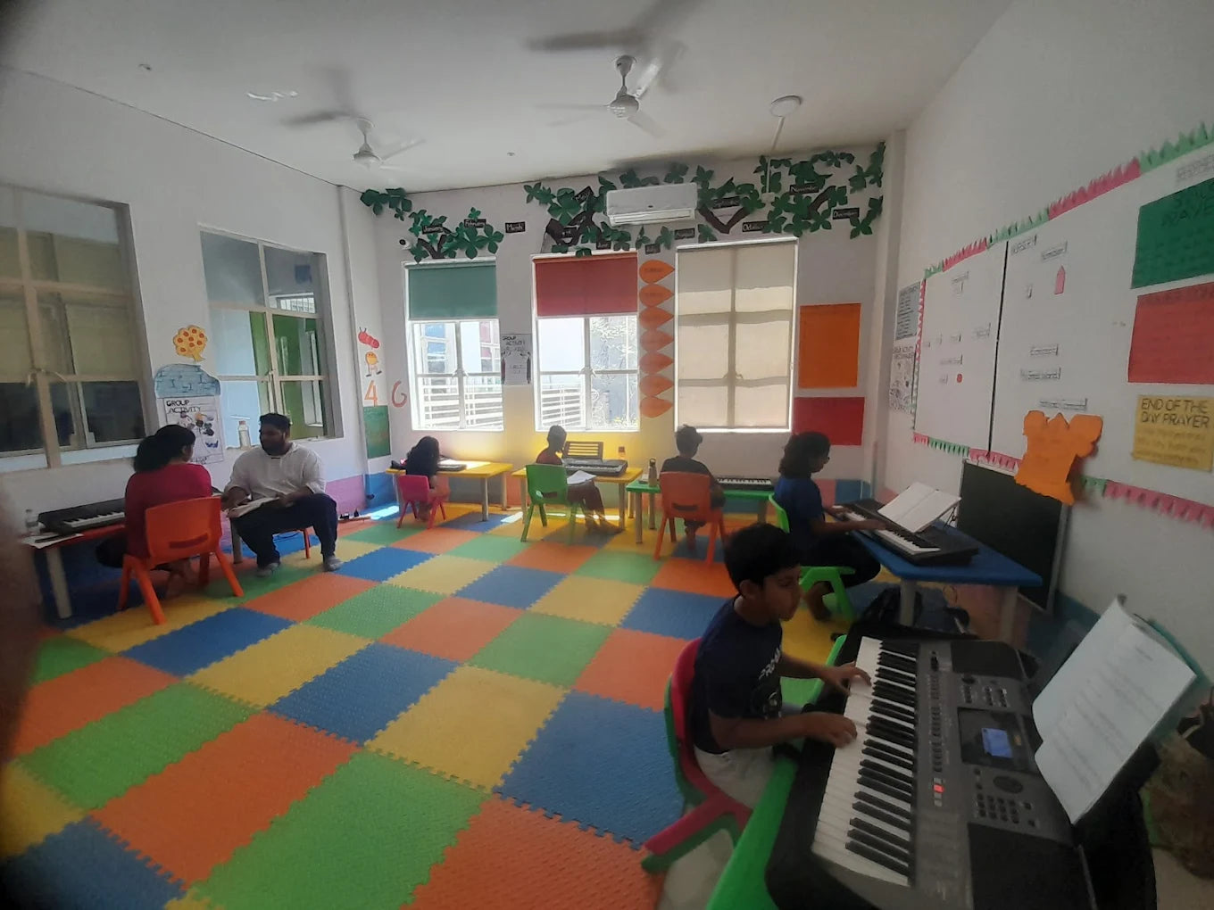 Reet Sangeet Music Academy for Guitar Keyboard Dance | Sector 84 Gurgaon