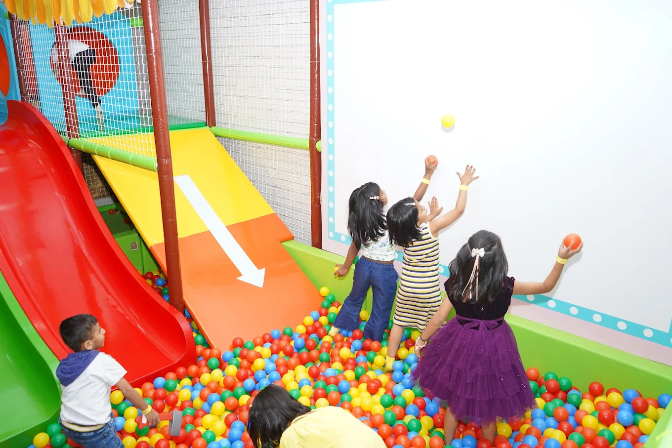 Simon Say's Play Area | Blue Saphhire Business Park PCMC Pune