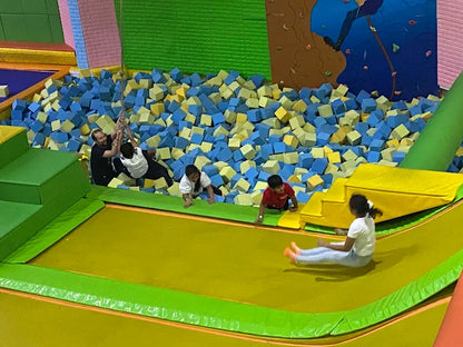 SkyJumper Trampoline Park | Metro Walk Mall Sector 10 Rohini Delhi