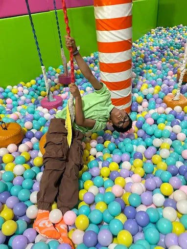 SkyJumper Trampoline Park | Metro Walk Mall Sector 10 Rohini Delhi