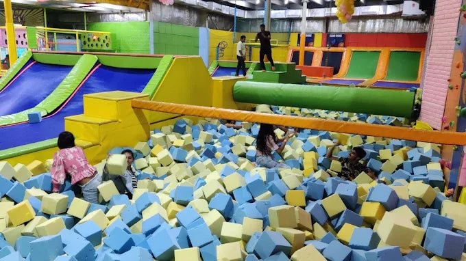 SkyJumper Trampoline Park | Metro Walk Mall Sector 10 Rohini Delhi