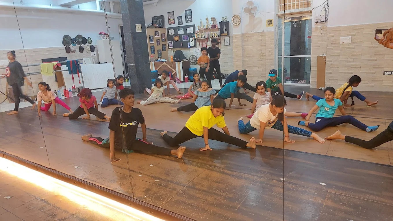 The Showcase Dance Studio for Bollywood Jazz Hip-Hop | Saraswati Vihar Sector 28 Gurgaon