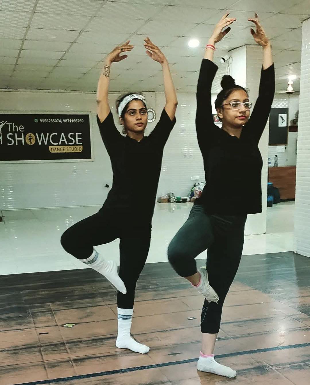 The Showcase Dance Studio for Bollywood Jazz Hip-Hop | Saraswati Vihar Sector 28 Gurgaon