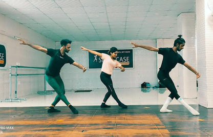 The Showcase Dance Studio for Bollywood Jazz Hip-Hop | Saraswati Vihar Sector 28 Gurgaon