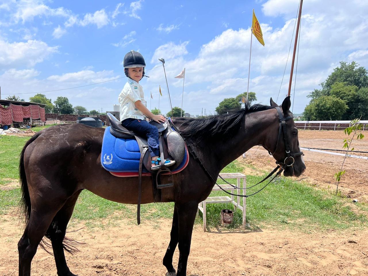 ヤナク乗馬クラブ |乗馬 |デュマスプール セクター 67 グルグラム