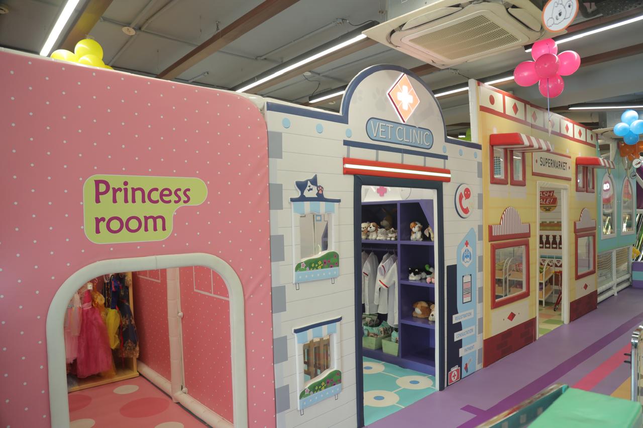 YellO Play Area Arcade and Virtual Reality Experiences | Pitampura Delhi