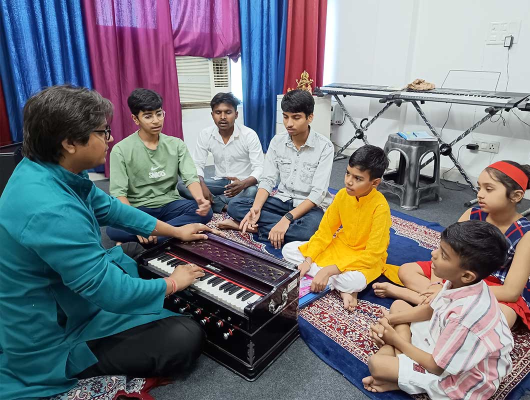 Swarnika Music Classes for Vocals Keyboard Guitar Tabla Harmonium | Sector 7 Gurgaon