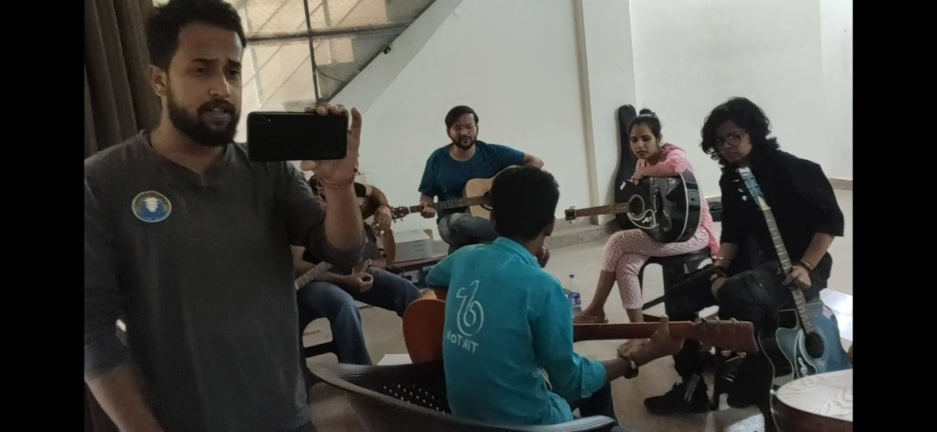 Acoustic Musical Shop & Classes for Guitar Piano | Sector 22 Gurgaon