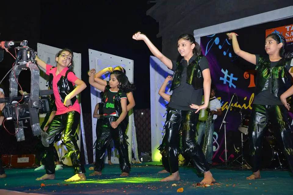 Indian Dance Academy for Free Style Bollywood Dance Classes | Krishna Colony Sector 7 Gurgaon - ActivityKidz