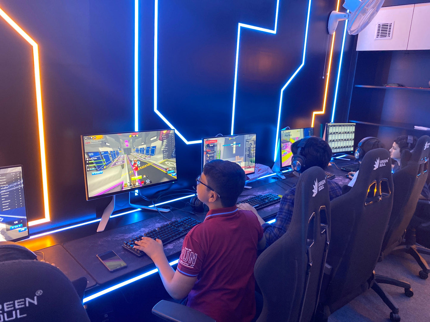 Skycrest Gaming Cafe | Sector 79 Faridabad